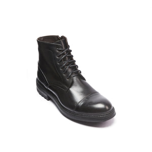 Toe cap ankle boot black