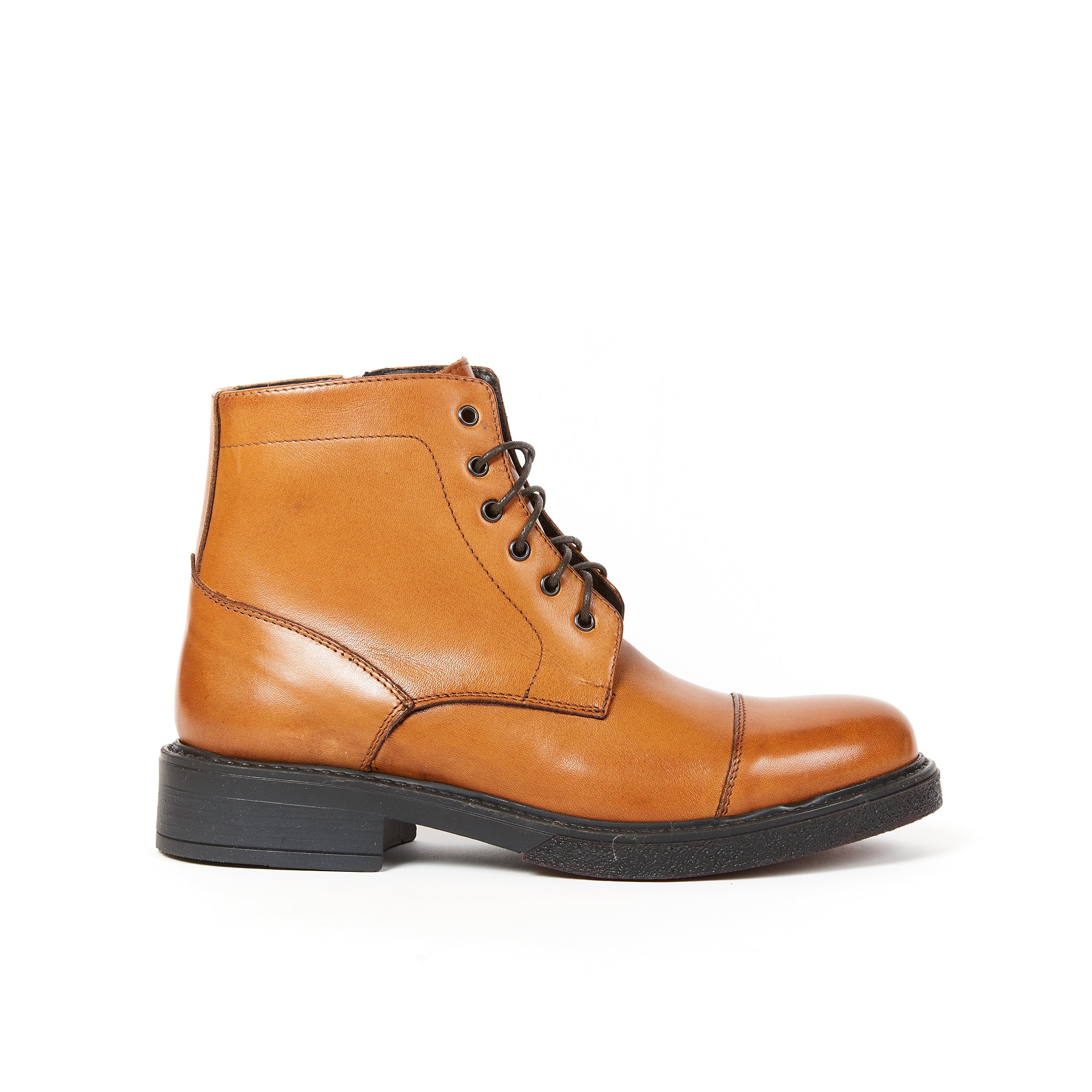 Toe cap laced boot cognac brown