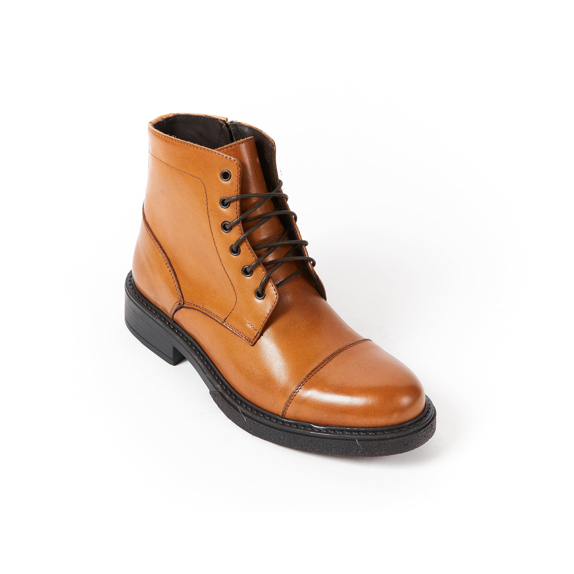 Toe cap laced boot cognac brown