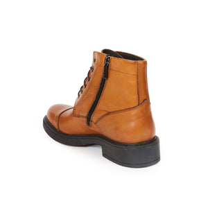 Toe cap laced boot cognac brown