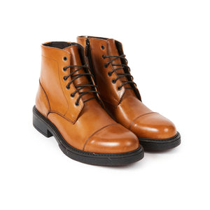 Toe cap laced boot cognac brown