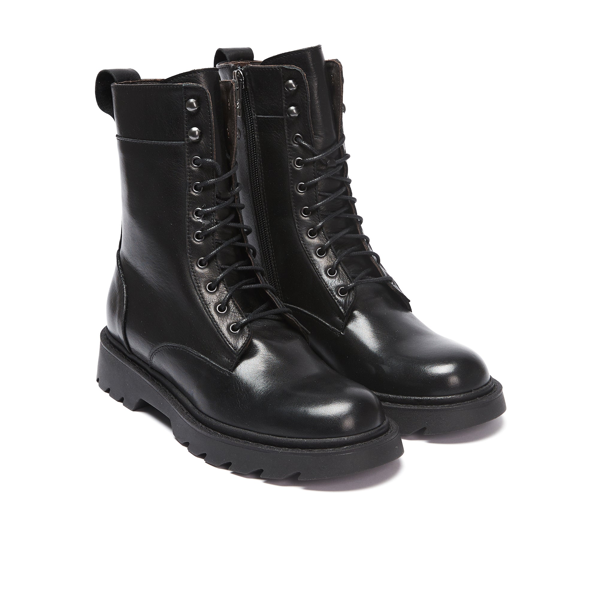 Lace-up ankle boot black