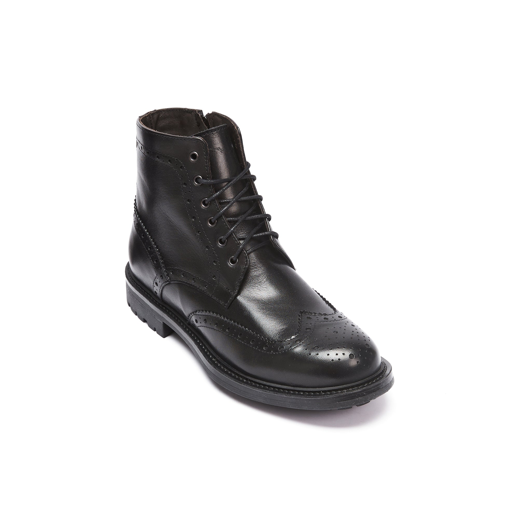 Wing cap laced boot black